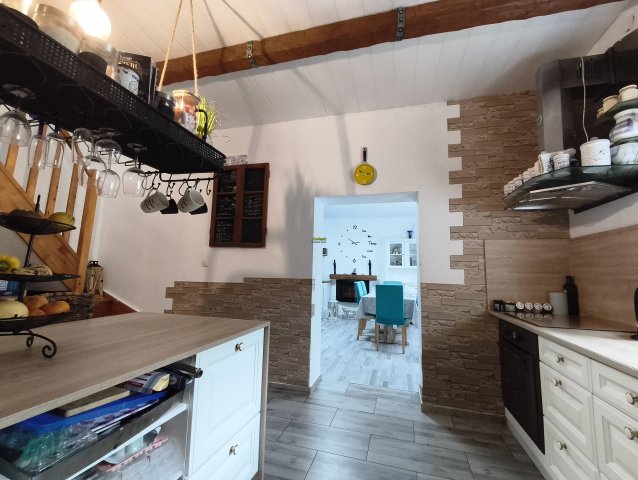 Eladó családi ház, Egyházasfaluban 65 M Ft, 5 szobás