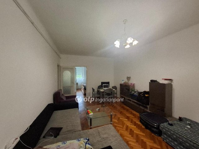 Eladó téglalakás, Egerben 36.9 M Ft, 2 szobás