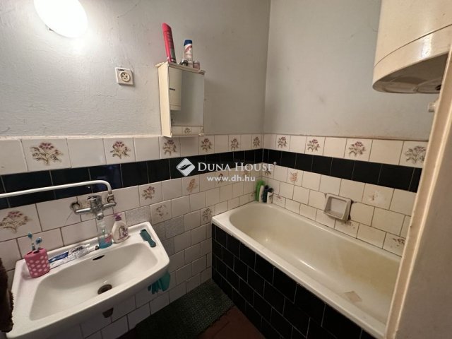 Eladó családi ház, Dabason 38 M Ft, 2 szobás