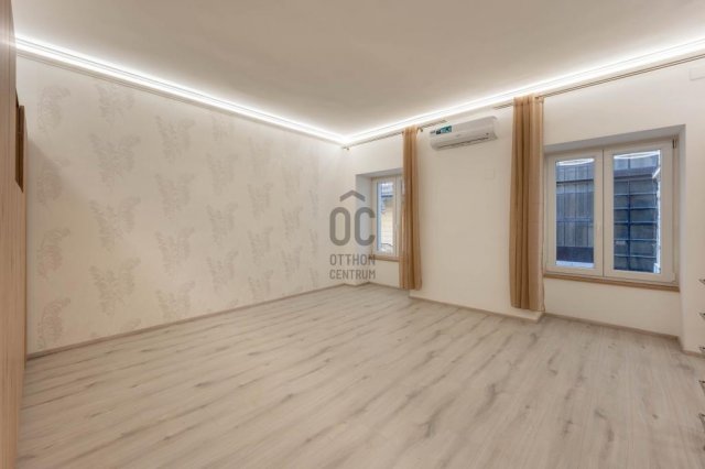 Eladó téglalakás, Budapesten, V. kerületben 110 M Ft, 3 szobás
