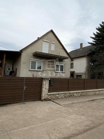 Eladó családi ház, Szikszón 36.9 M Ft, 3 szobás
