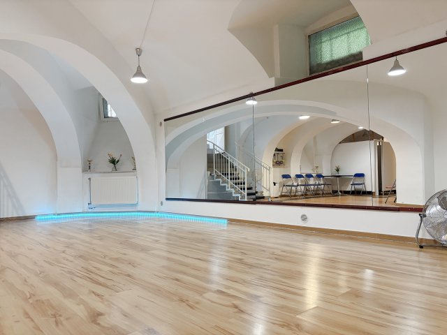 Eladó üzlethelyiség, Budapesten, XI. kerületben 84.9 M Ft