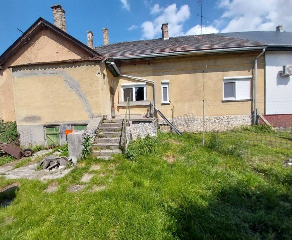 Eladó családi ház, Tatabányán 39.9 M Ft, 2 szobás