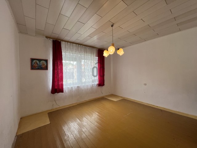 Eladó családi ház, Szekszárdon 32 M Ft, 4 szobás