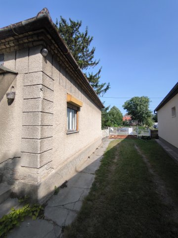 Eladó családi ház, Győrújbaráton 29.9 M Ft, 3 szobás