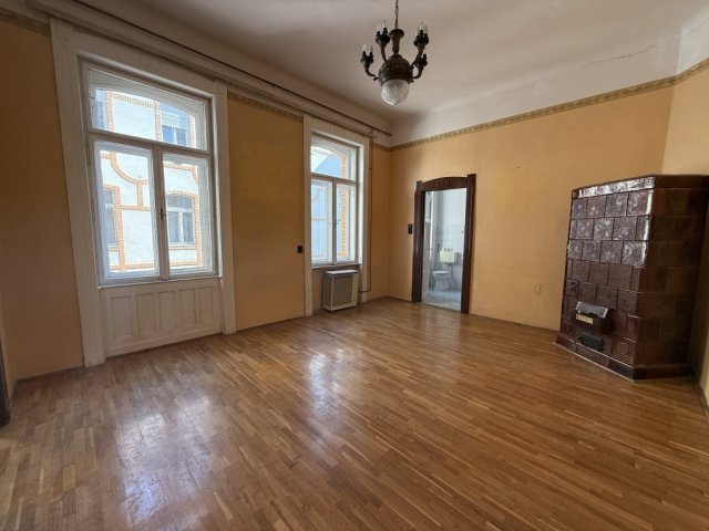 Eladó téglalakás, Budapesten, VI. kerületben 90 M Ft, 2 szobás