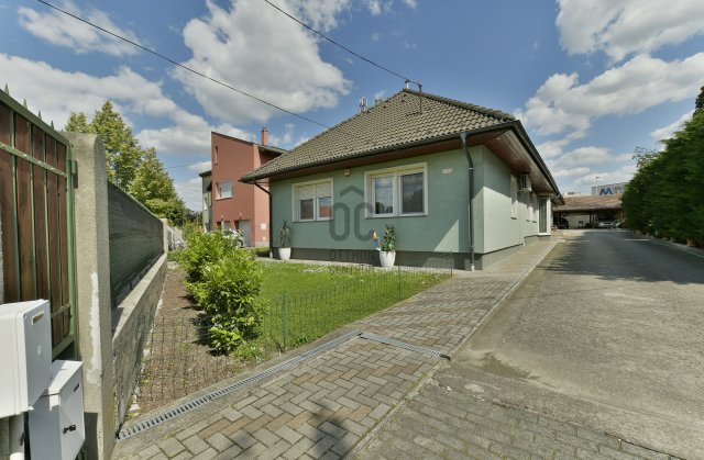 Eladó családi ház, Szigetszentmiklóson 147.9 M Ft, 4 szobás
