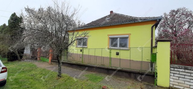 Eladó családi ház, Vasváron 39.5 M Ft, 2 szobás