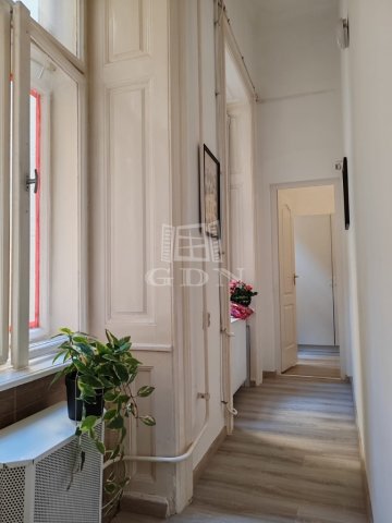 Eladó téglalakás, Budapesten, V. kerületben 93.87 M Ft, 3 szobás
