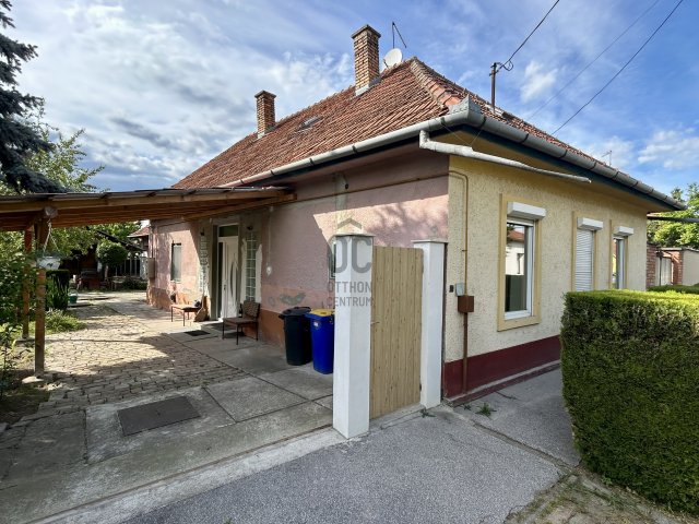 Eladó családi ház, Cegléden 38.9 M Ft, 3 szobás