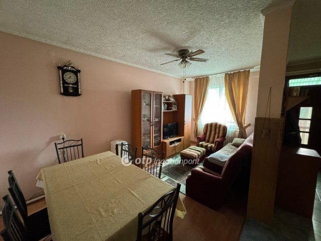 Eladó családi ház, Demecseren 35 M Ft, 5 szobás
