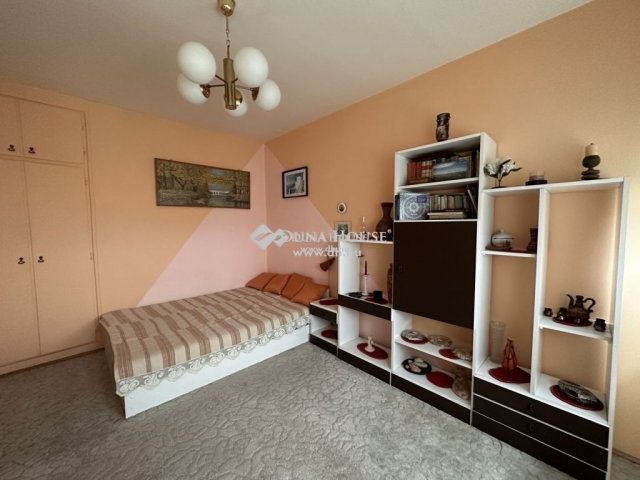 Eladó téglalakás, Zalaegerszegen 28 M Ft, 2 szobás