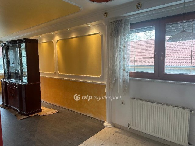 Eladó téglalakás, Szigetváron 29.9 M Ft, 2+1 szobás