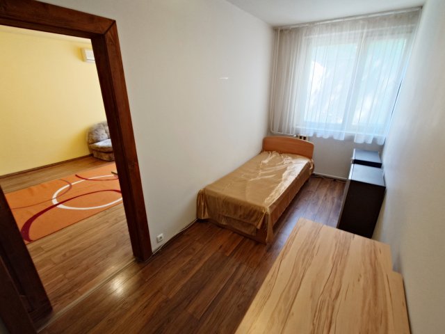 Kiadó panellakás, albérlet, Kecskeméten 185 E Ft / hó, 3 szobás
