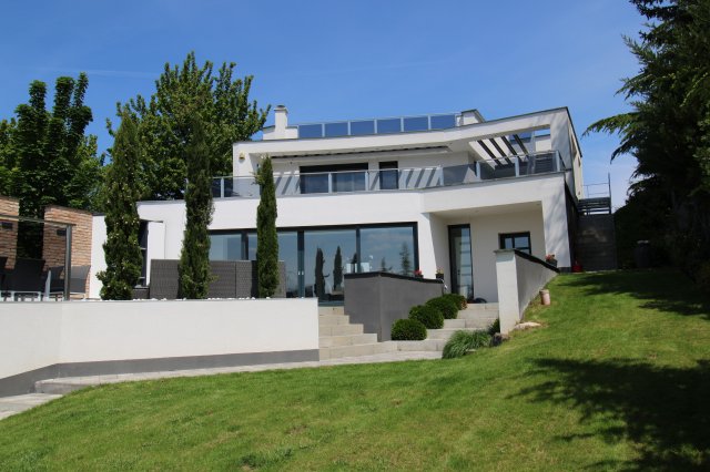 Eladó családi ház, Budaörsön 399 M Ft, 1 szobás