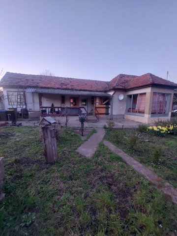 Eladó családi ház, Pusztaszabolcson 25 M Ft, 2 szobás