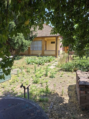 Eladó családi ház, Békéscsabán 35 M Ft, 5 szobás