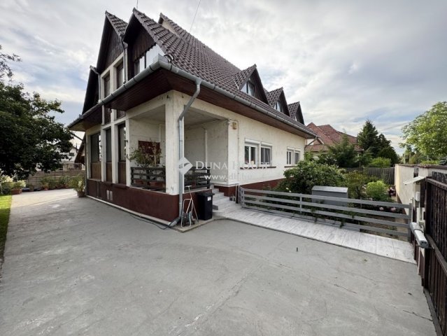 Eladó családi ház, Tökölön 125 M Ft, 6 szobás