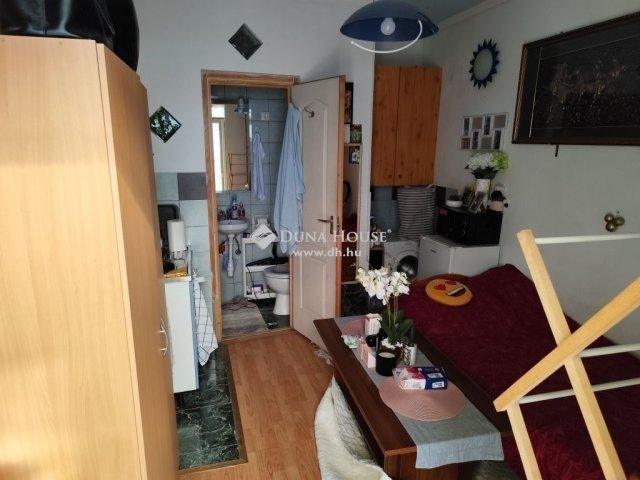 Eladó családi ház, Budapesten, XV. kerületben 49 M Ft, 4 szobás