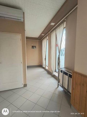 Eladó üzlethelyiség, Jászalsószentgyörgyon 29.99 M Ft