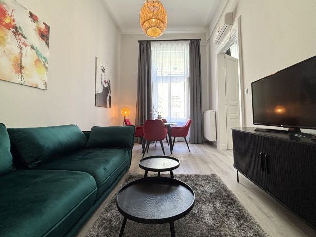 Kiadó téglalakás, albérlet, Budapesten, VI. kerületben