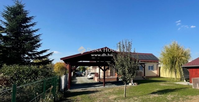Eladó családi ház, Szombathelyen 109.9 M Ft, 4 szobás