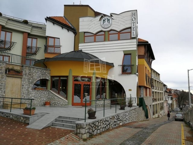 Eladó hotel, Pécsett 1100 M Ft / költözzbe.hu