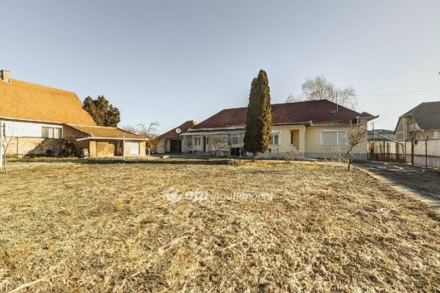 Eladó családi ház, Mezőkövesden 35 M Ft, 3 szobás