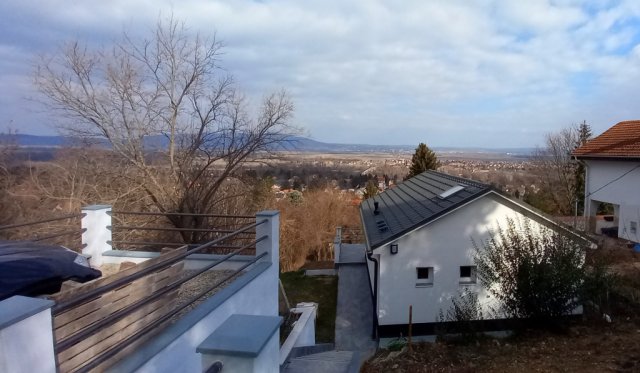 Eladó családi ház, Tahitótfalun 89.9 M Ft, 2+1 szobás