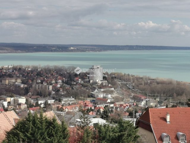 Eladó telek, Balatonalmádiban 110 M Ft / költözzbe.hu