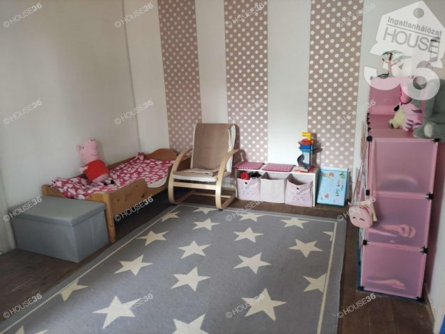 Eladó családi ház, Solton 18 M Ft, 3 szobás