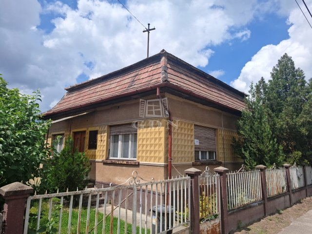 Eladó családi ház, Szigetújfalun 52.9 M Ft, 3 szobás