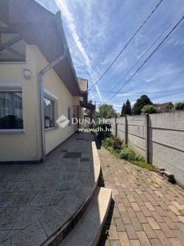Eladó családi ház, Gyálon 95.9 M Ft, 5 szobás