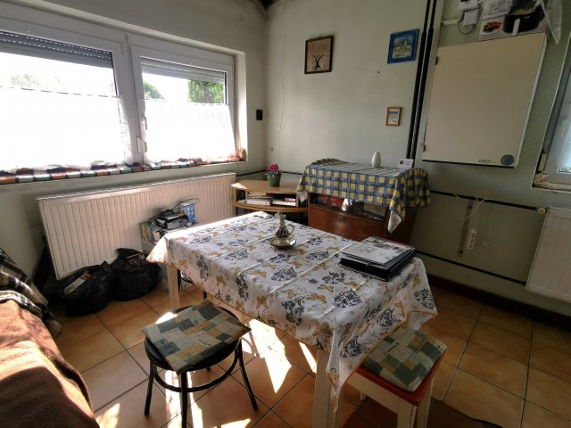 Eladó családi ház, Tatán 52 M Ft, 3 szobás