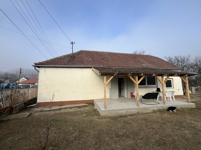 Eladó családi ház, Nyáregyházán, Árpád úton 23.5 M Ft