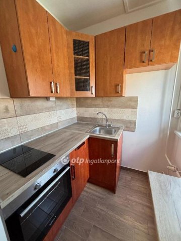 Kiadó panellakás, albérlet, Miskolcon 120 E Ft / hó, 1 szobás