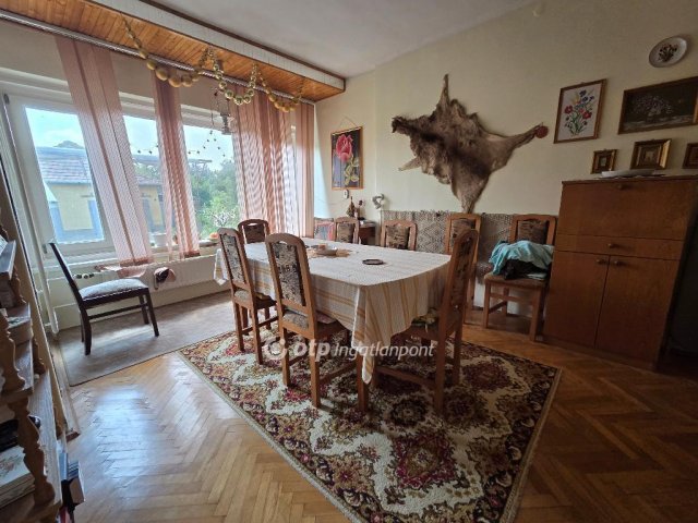 Eladó ikerház, Mezőhegyesen 33 M Ft, 5 szobás