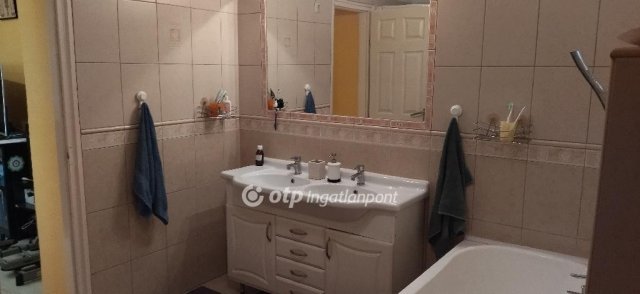 Eladó családi ház, Nyíregyházán 96 M Ft, 2+1 szobás