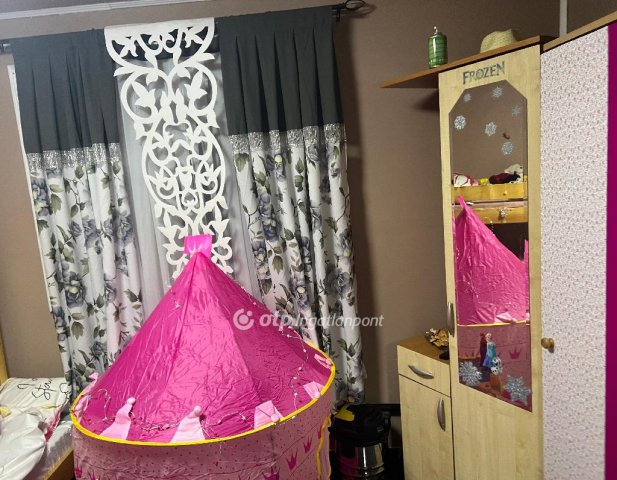 Eladó családi ház, Zsákán 11 M Ft, 3 szobás