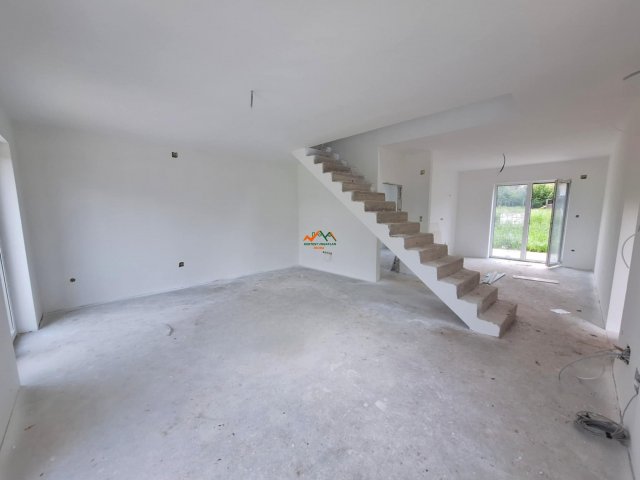 Eladó ikerház, Érden 139.9 M Ft, 5 szobás / költözzbe.hu