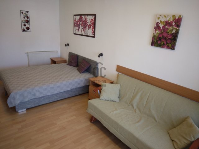 Eladó téglalakás, Egerben 94 M Ft, 4 szobás