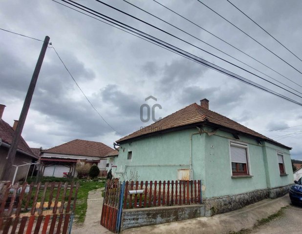 Eladó családi ház, Nagymányokon 16.4 M Ft, 7 szobás