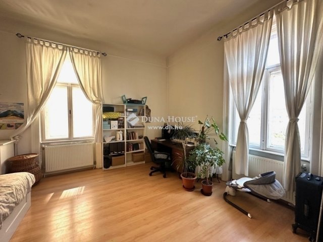 Eladó téglalakás, Budapesten, VIII. kerületben 90.9 M Ft