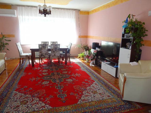 Eladó családi ház, Gencsapátiban 84.9 M Ft, 7 szobás