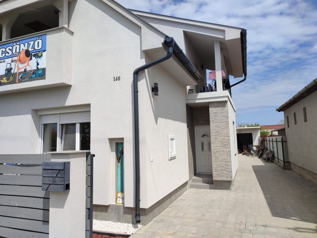 Eladó családi ház, Hajdúszoboszlón 122 M Ft, 4+1 szobás