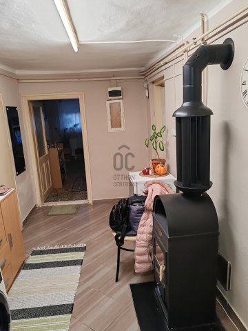 Eladó családi ház, Szolnokon 17.6 M Ft, 2 szobás
