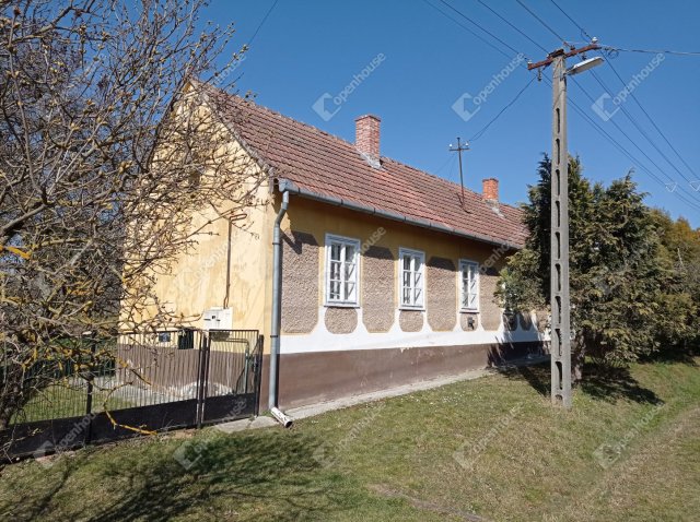 Eladó családi ház, Nován 15.5 M Ft, 3 szobás