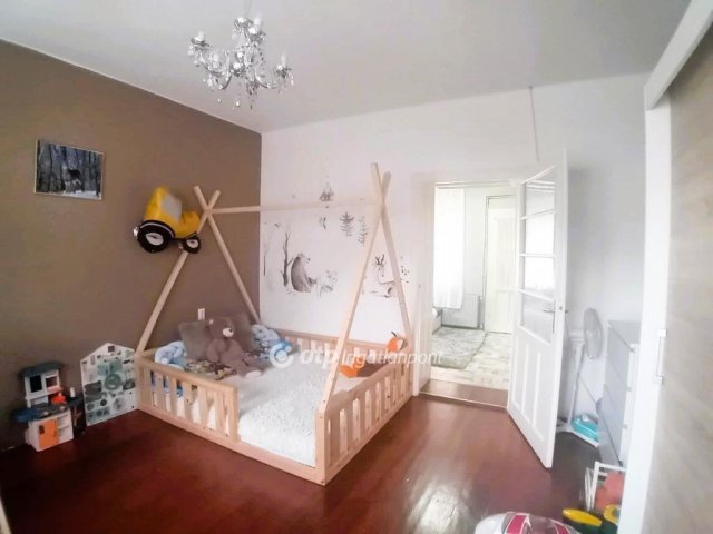 Eladó családi ház, Valkón 49.5 M Ft, 3 szobás