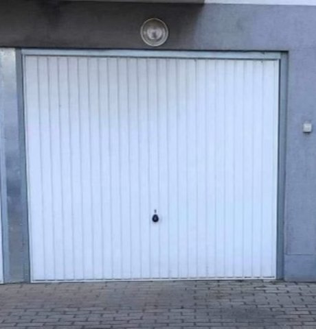 Kiadó garázs, Nyíregyházán, Sarkantyú utcában 35 E Ft / hó