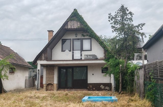 Eladó családi ház, Szigetszentmiklóson 57.5 M Ft, 3 szobás
